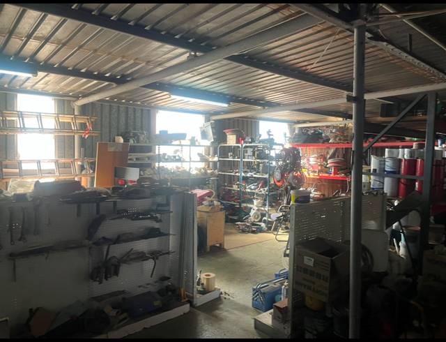 M² WORKSHOP FOR SALE IN GLEN HARVIE